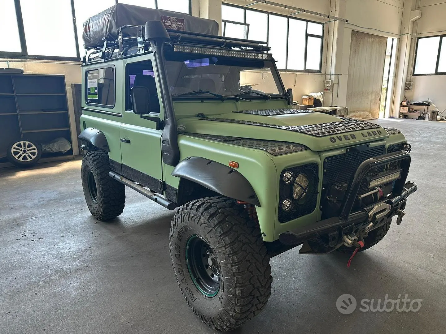 Land Rover Defender