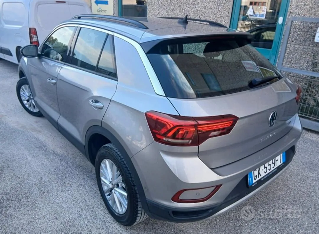 Volkswagen T-Roc 2022 photo 2