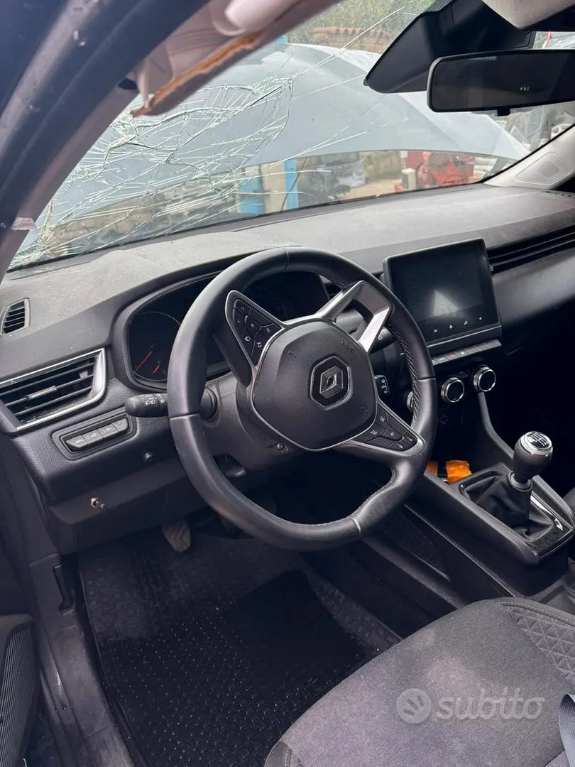 Renault Clio 2022 photo 4