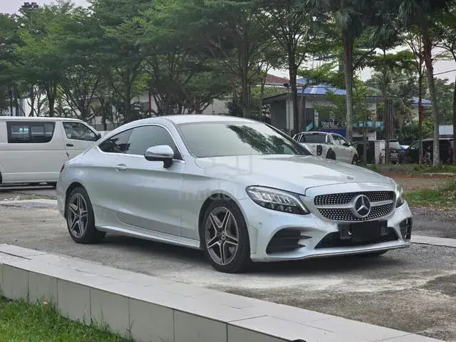 Mercedes-Benz C300