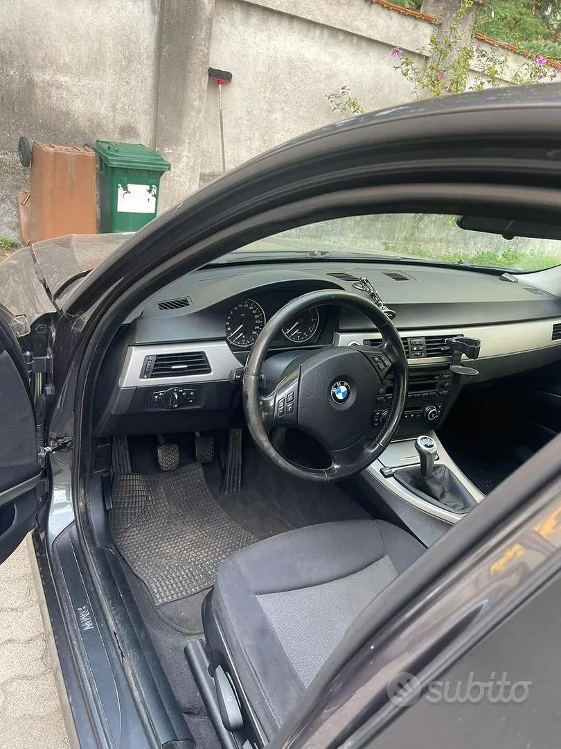 BMW 3 Series 2007 photo 2