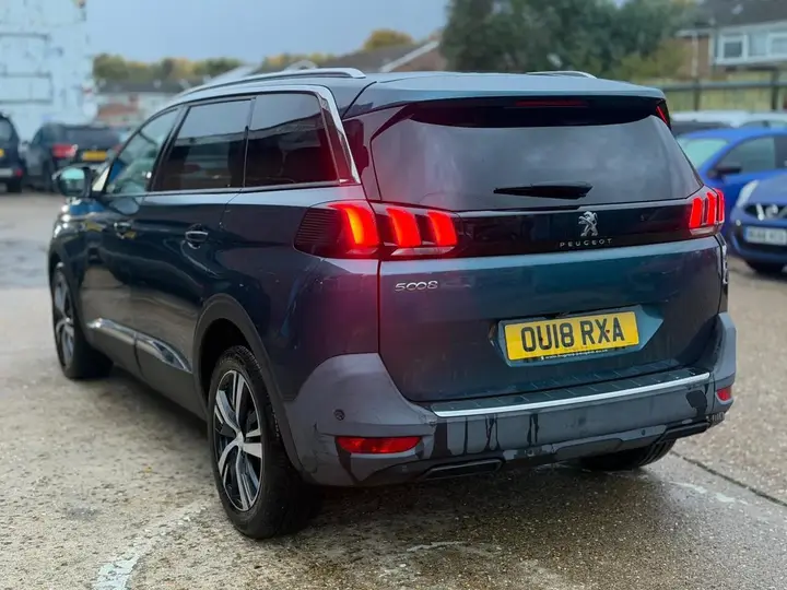 Peugeot 5008 2018 photo 5