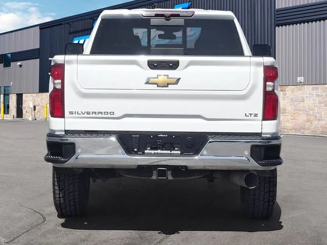 Chevrolet Silverado 3500Hd 2022 photo 4