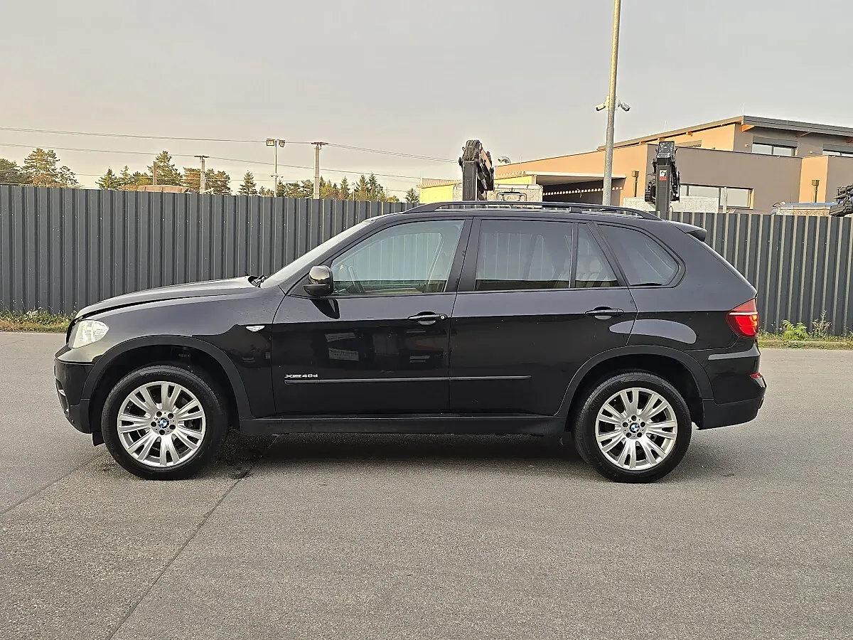 BMW X5 2010 photo 2
