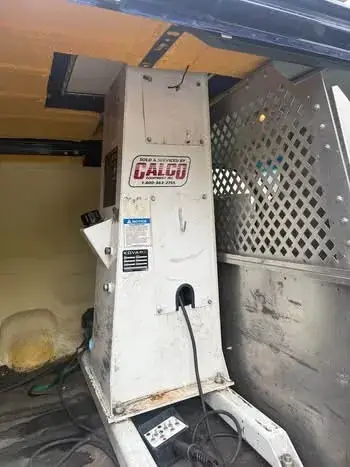 Ford E-350 2014 photo 2