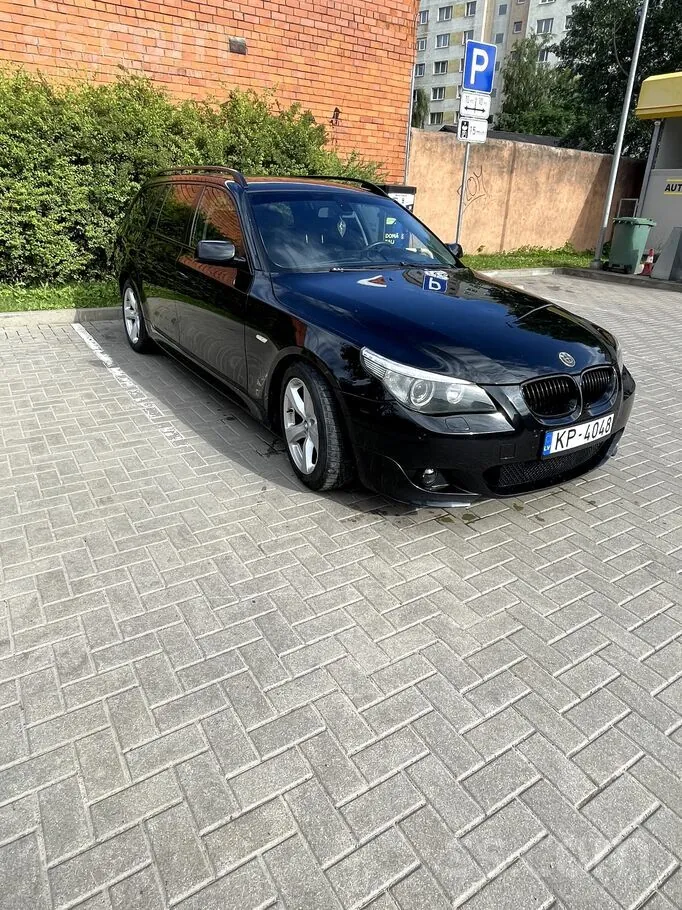 BMW 530 2004 photo 2