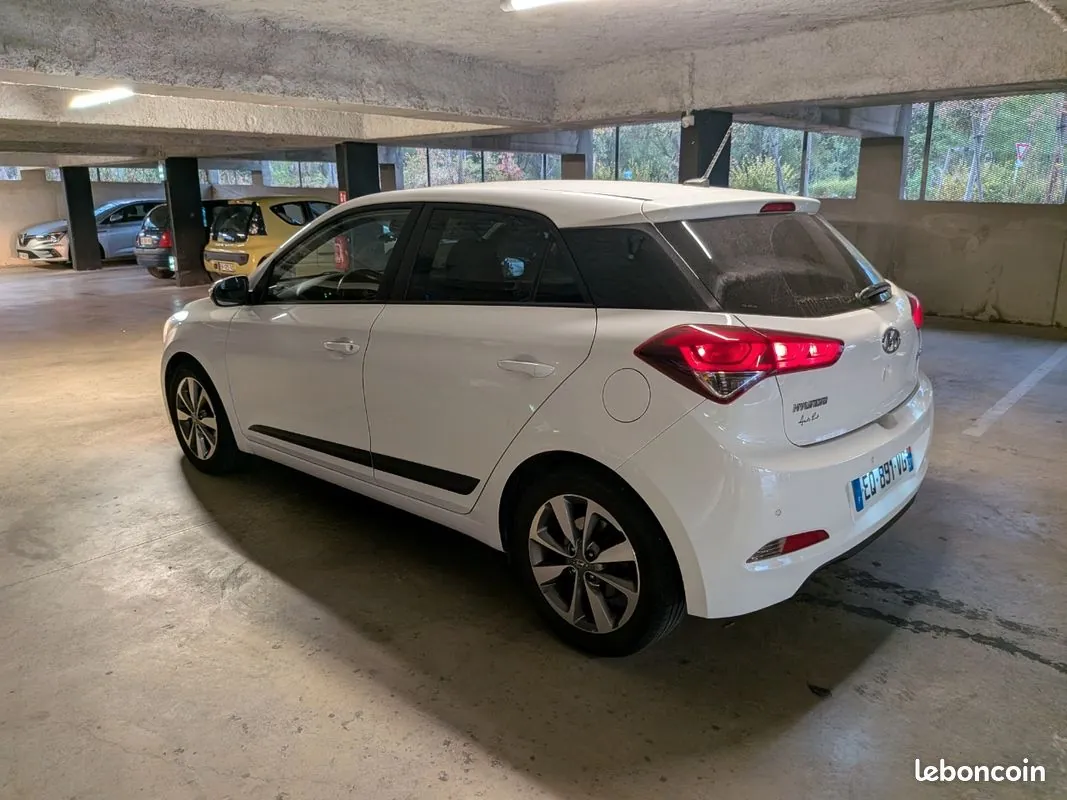 Hyundai I20 2017 photo 2