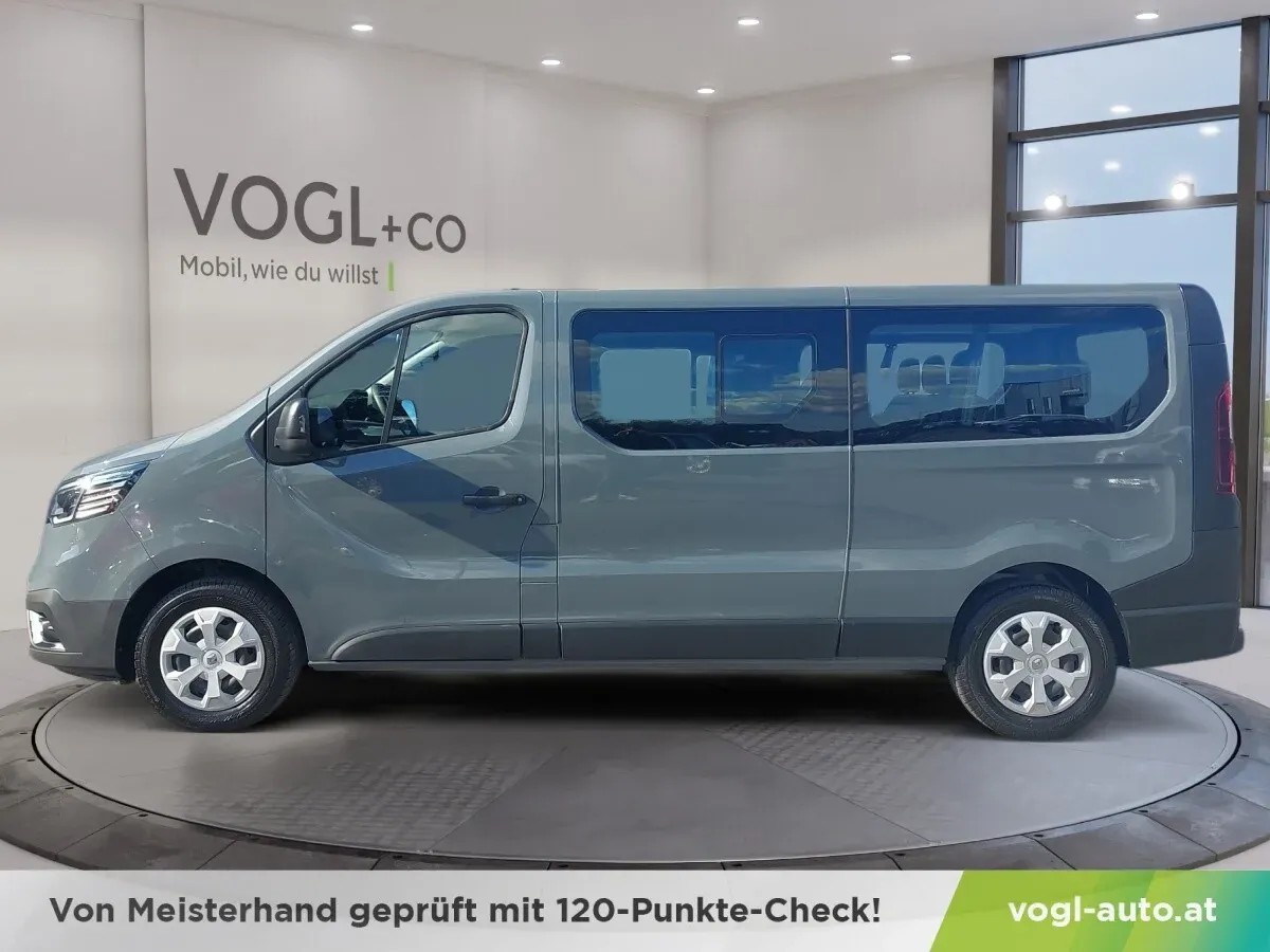 Renault Trafic 2023 photo 2