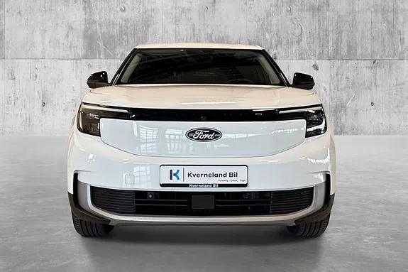 Ford Explorer 2026 photo 2