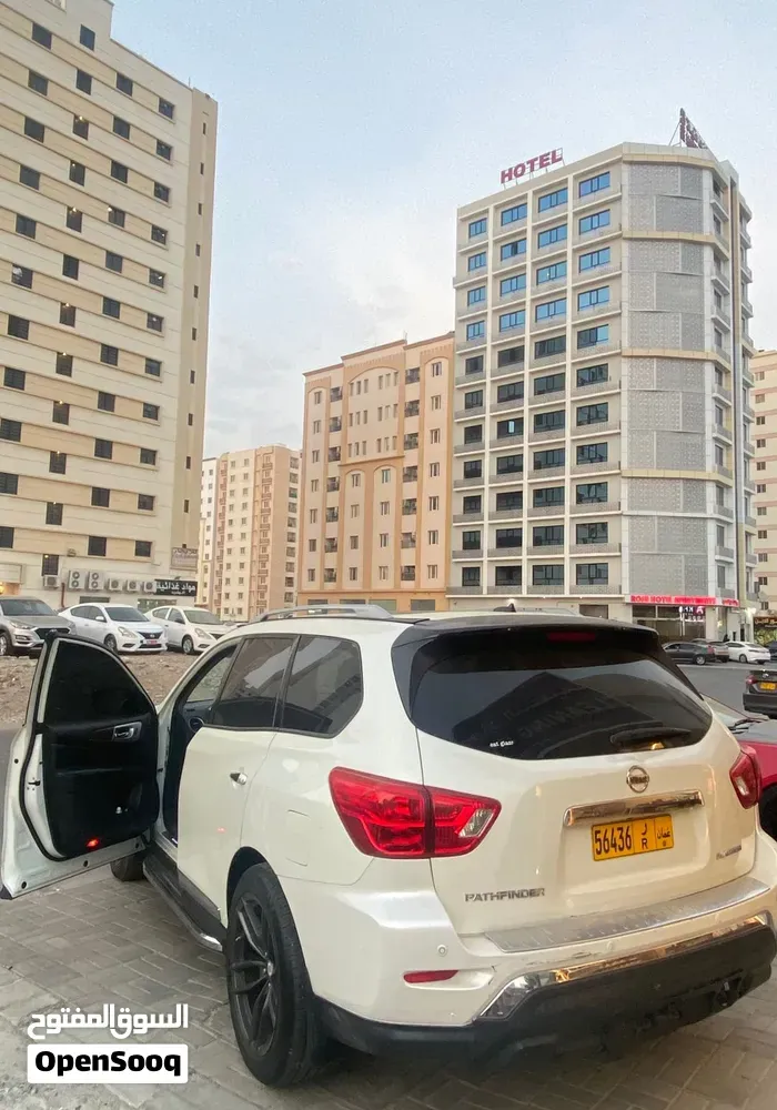 Nissan Pathfinder 2017 photo 2