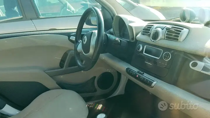 Smart Fortwo 2011 photo 4