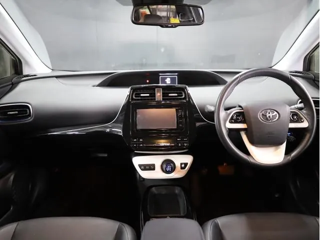 Toyota Prius 2016 photo 2