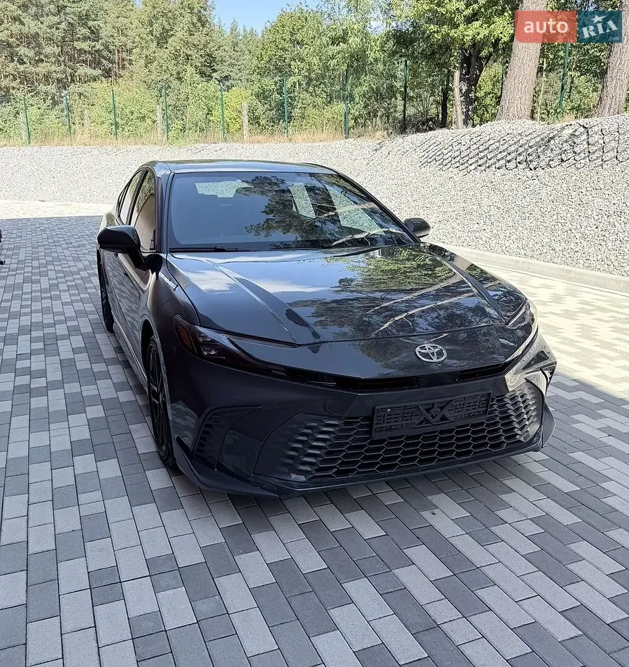 Toyota Camry 2024 photo 2