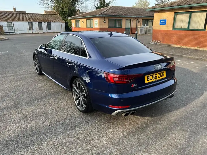 Audi S4 2017 photo 5