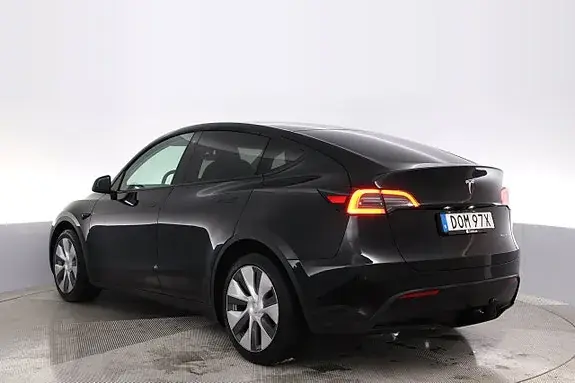 Tesla Model Y 2023 photo 4