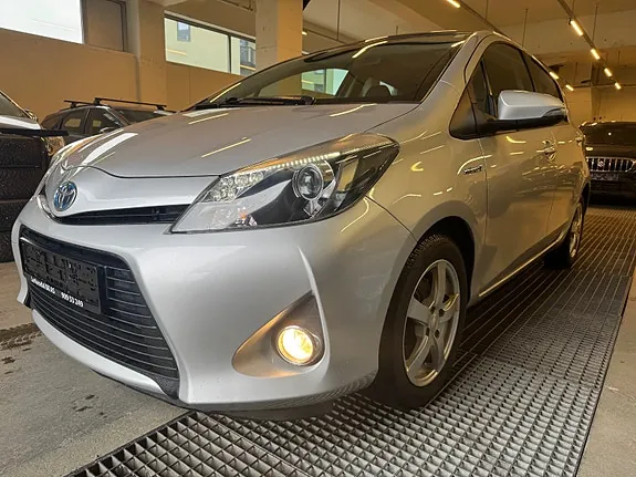 Toyota Yaris 2013 photo 2