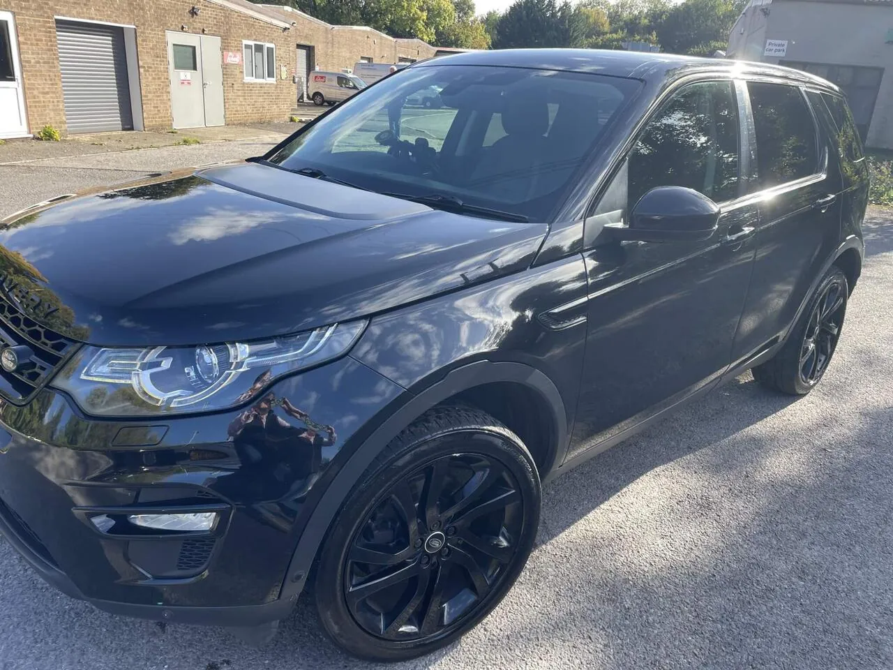 Land Rover Discovery Sport 2016 photo 3