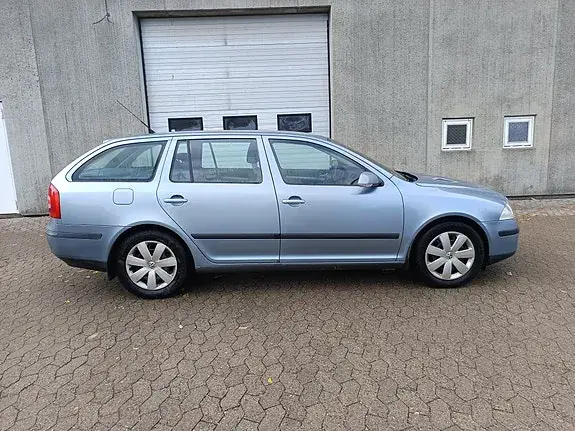 Skoda Octavia 2006 photo 2
