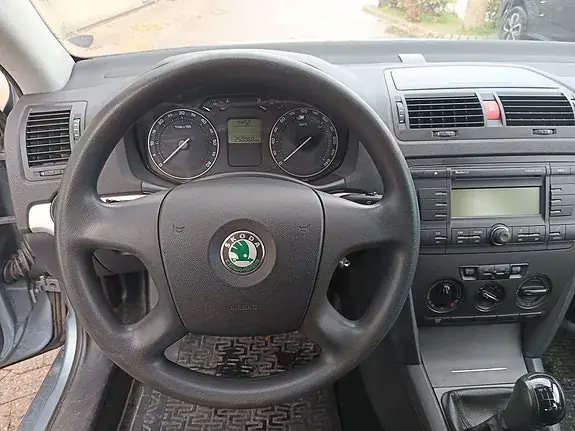 Skoda Octavia 2006 photo 3