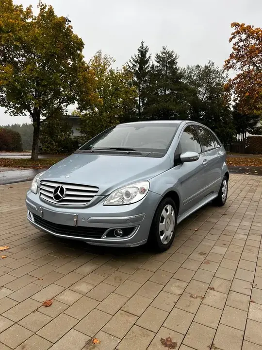 Mercedes-Benz B 200