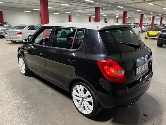 Skoda Fabia 2011 photo 5