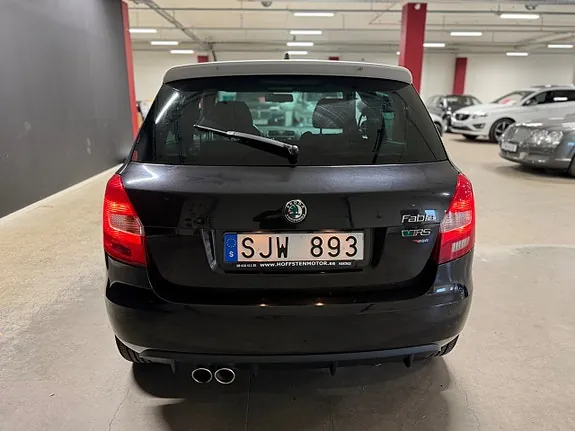 Skoda Fabia 2011 photo 4