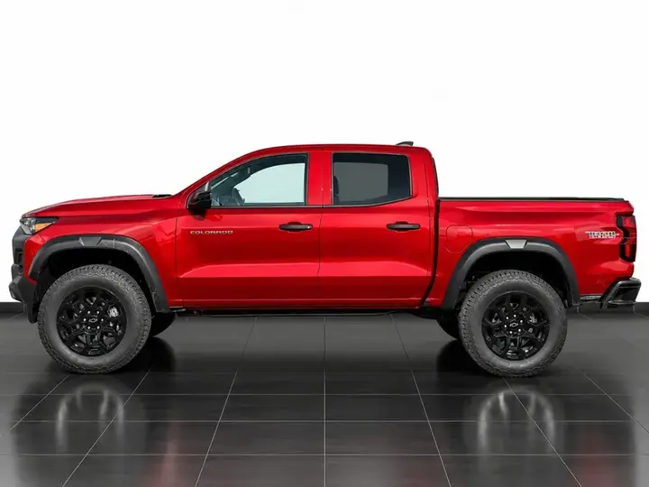 Chevrolet Colorado 2026 photo 2