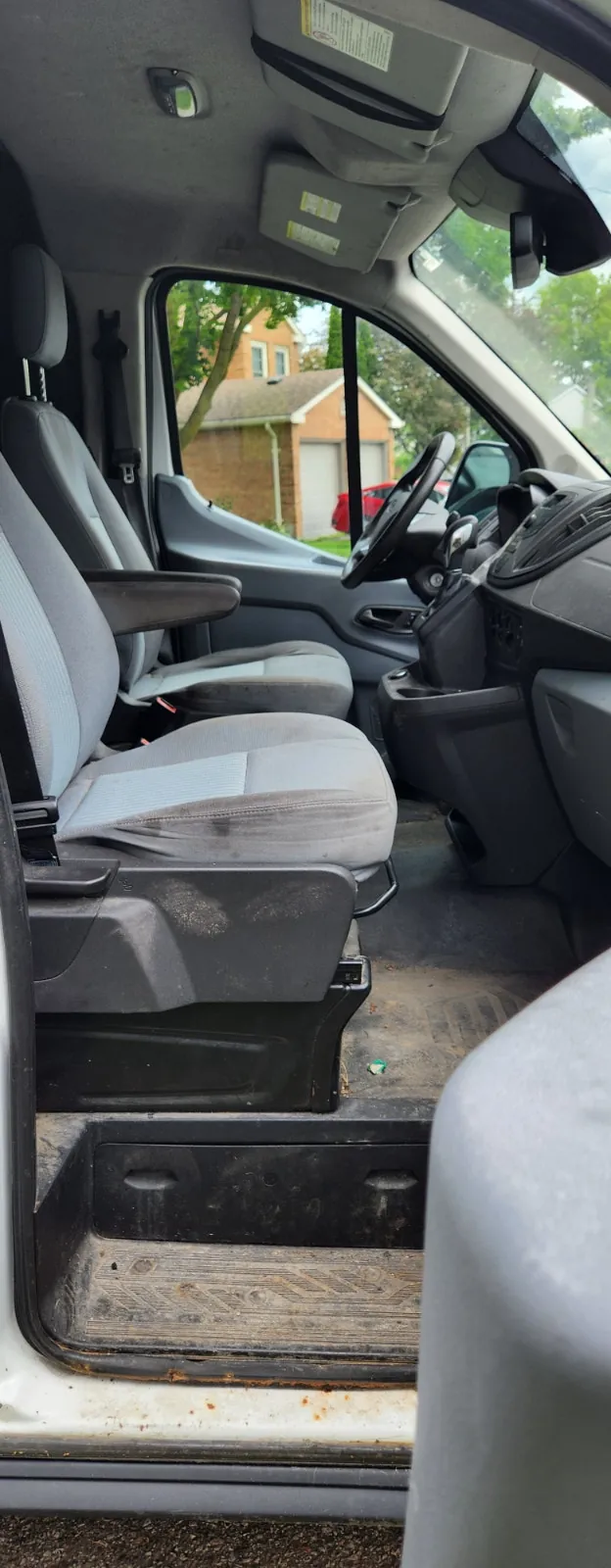 Ford Transit Cargo 2017 photo 2
