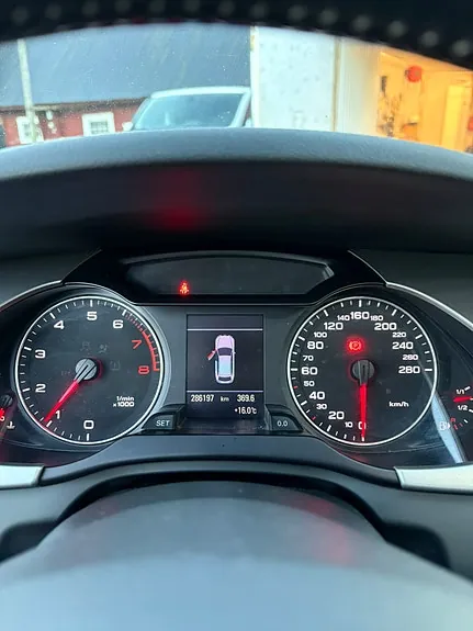 Audi A4 2009 photo 2
