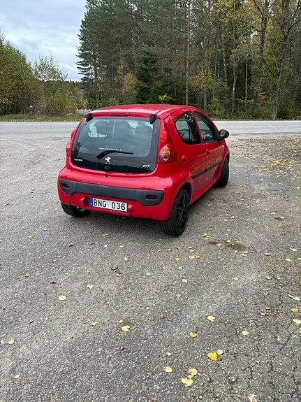 Peugeot 107 2010 photo 2