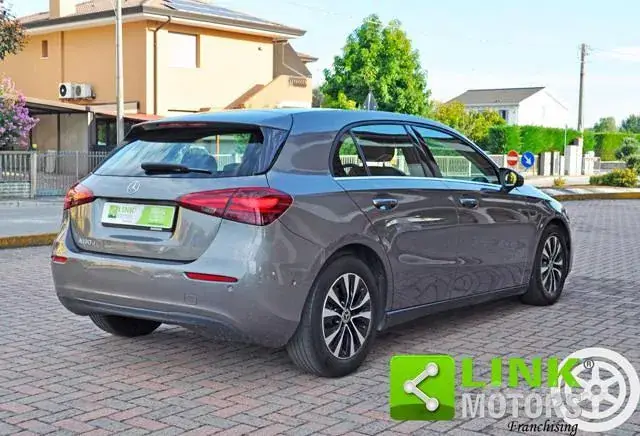 Mercedes-Benz A 180 2023 photo 4