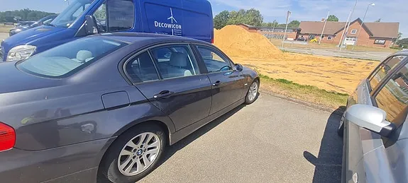 BMW 320I 2005 photo 2