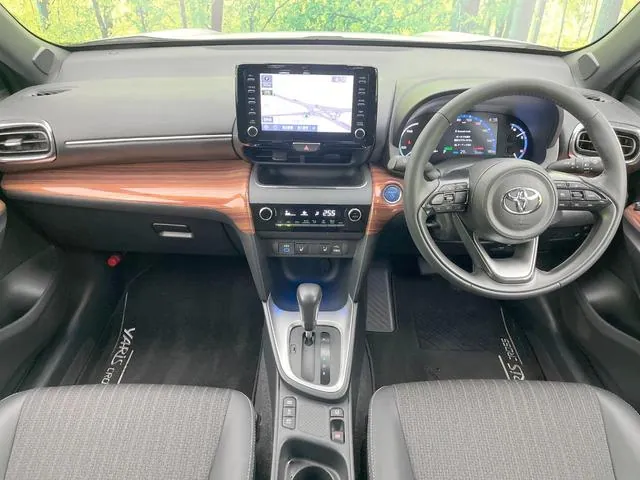 Toyota Yaris Cross Hybrid Z 2023 photo 2