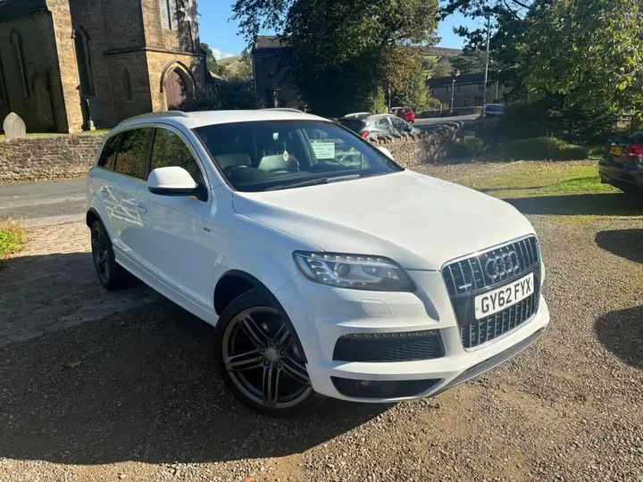Audi Q7 2012 photo 2
