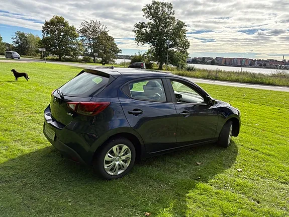 Mazda 2 2015 photo 5