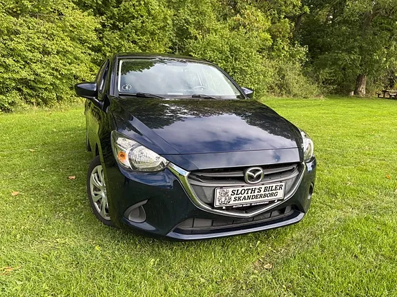Mazda 2 2015 photo 3