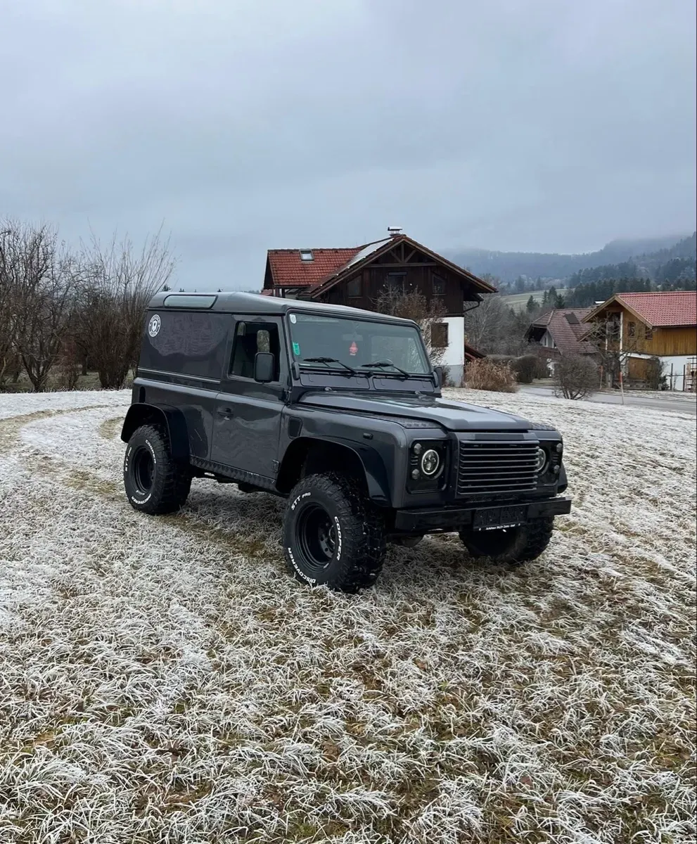 Land Rover Defender