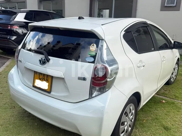 Toyota Aqua 2013 photo 4