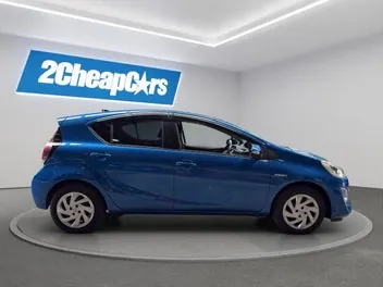 Toyota Aqua 2015 photo 5