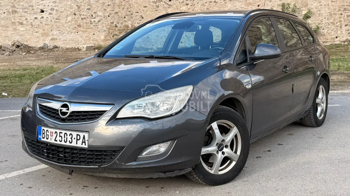 Opel Astra J