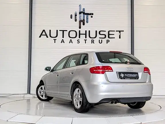 Audi A3 2011 photo 2