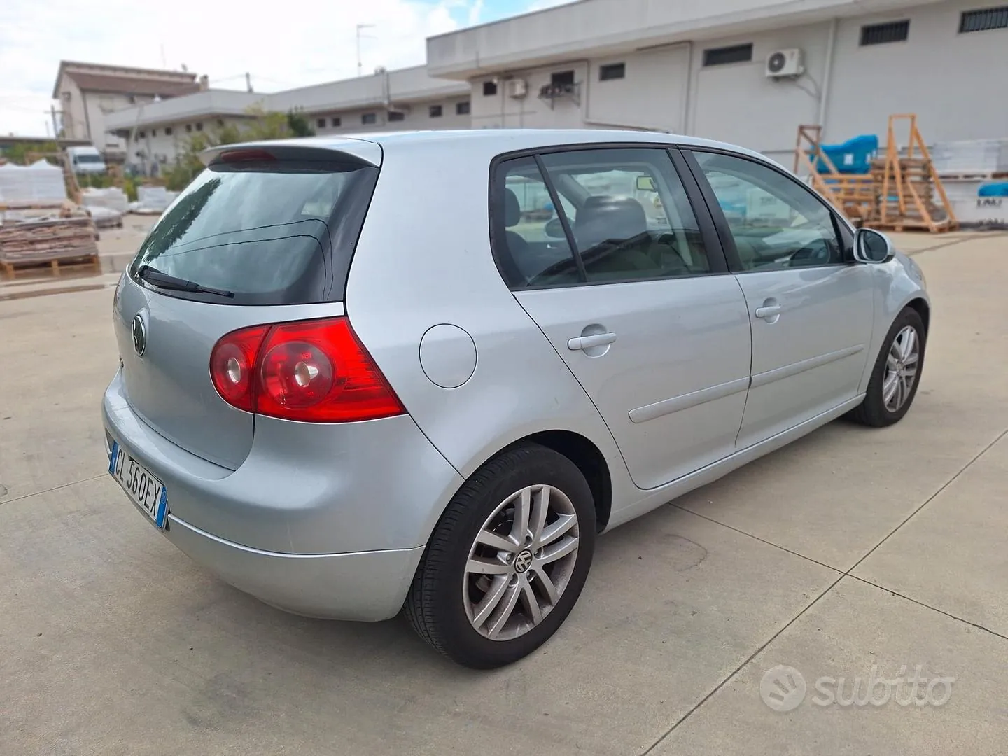 Volkswagen Golf 2004 photo 2