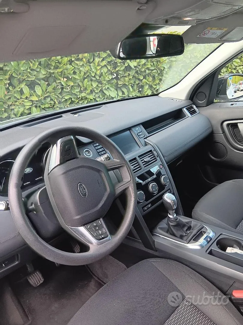 Land Rover Discovery Sport 2019 photo 5