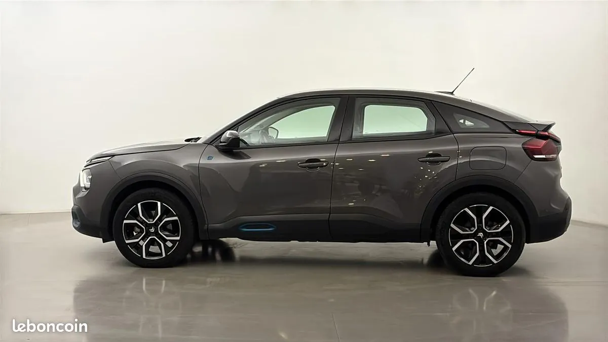 Citroen C4 2023 photo 3