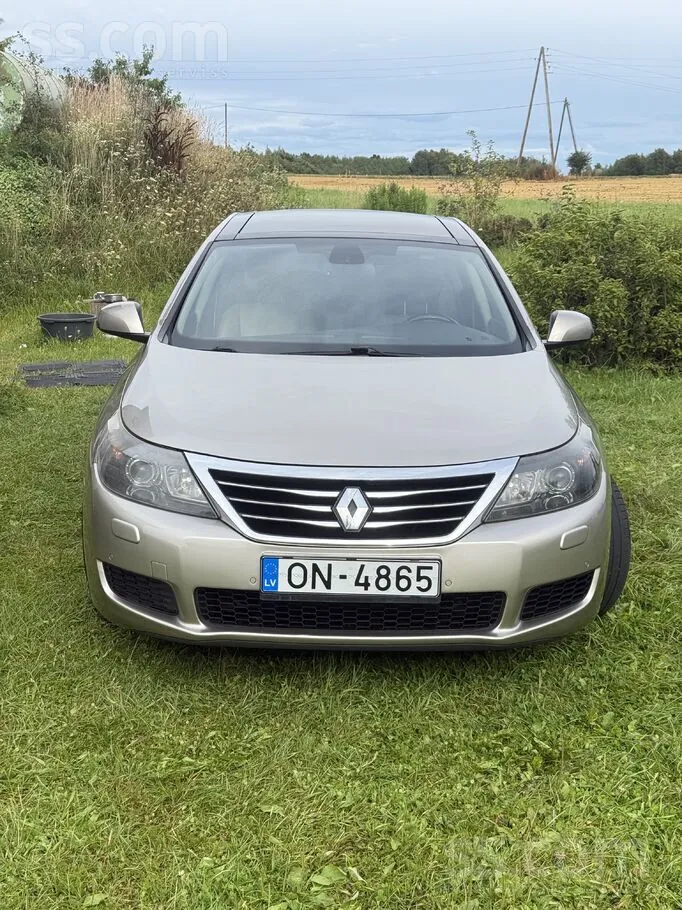 Renault Latitude 2011 photo 2