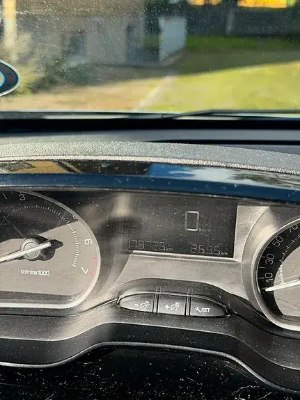 Peugeot 208 2017 photo 3