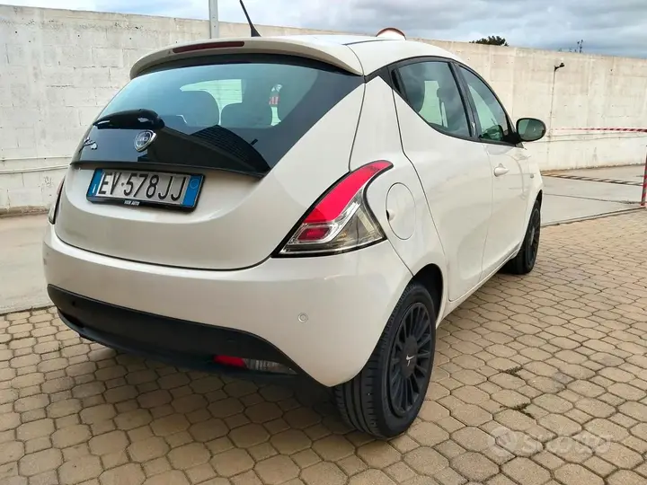 Lancia Ypsilon 2014 photo 5