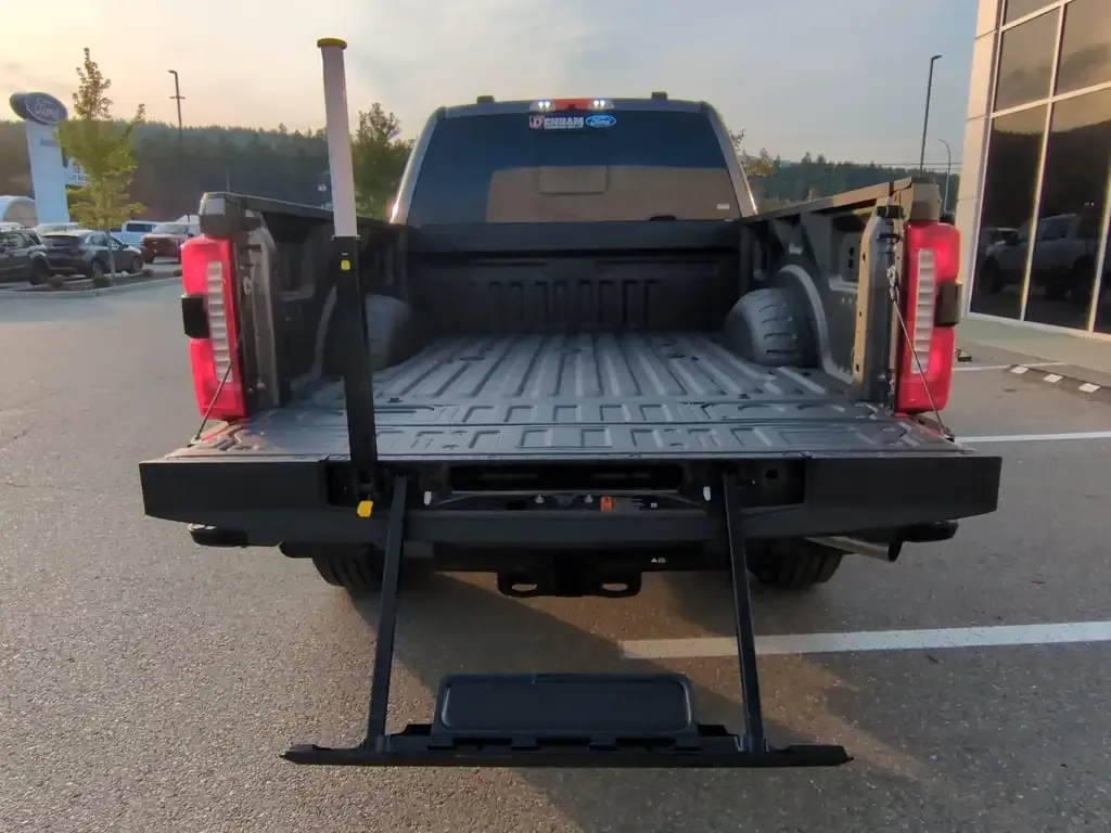 Ford F-350 Super Duty 2026 photo 4