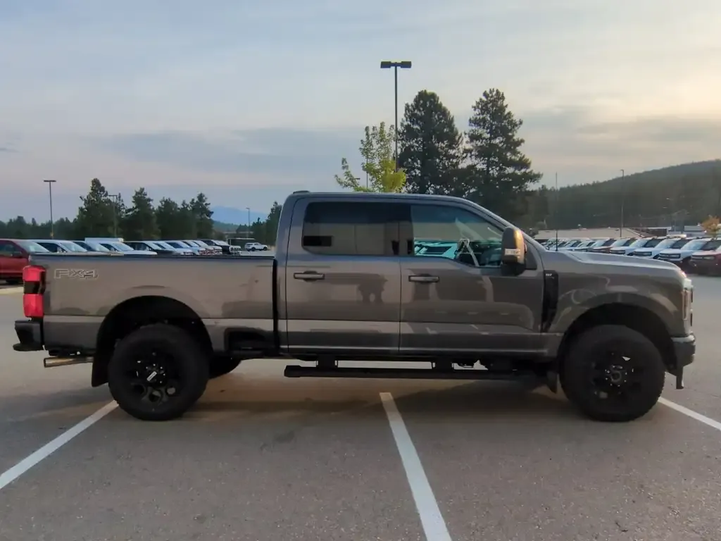 Ford F-350 Super Duty 2026 photo 2
