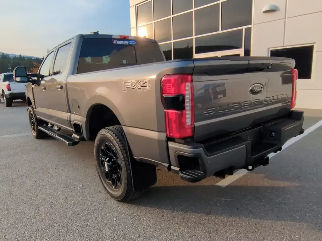 Ford F-350 Super Duty 2026 photo 5